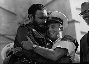 Archivo:Fidel-Gagarin-hug