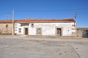 Archivo:Gallegos de Sobrinos-casa 1