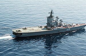 Archivo:Helicopter carrier "Leningrad" in 1990