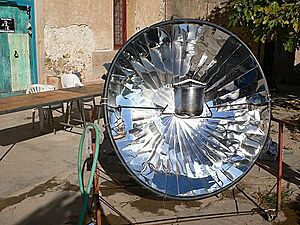 Archivo:Horno Solar Casero Castellano