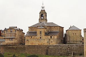 Archivo:Iglesia de Nuestra Señora del Azogue de Puebla de Sanabria (7133842875)