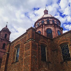 Archivo:Iglesia del Sagrado Corazón Jiquilpan Michoacán