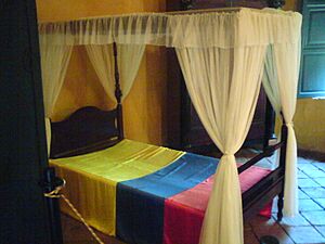 Archivo:Lecho de muerte de Simon Bolivar en la quinta de San Pedro Alejandrino en Sta. Marta, Colombia