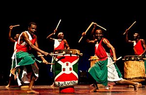 Archivo:Les tambours du burundi