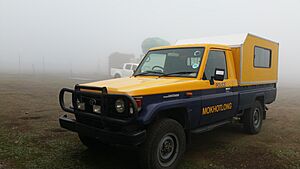 Archivo:Lesotho police car (Sani Pass) 04