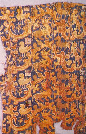 Archivo:Loulan silk fragment