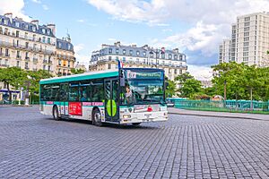 Archivo:MAN NL223 9043 RATP, ligne 67, Paris
