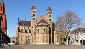 Archivo:Maastricht, de Sint-Servaasbasiliek RM27168 IMG 0865 2022-04-03 10.03