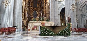 Archivo:Main altar - Catedral de Cd de Mexico - Mexico 2024 (2)