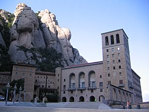 Archivo:Montserrat monasterio