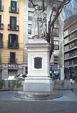 Archivo:Monumento a Tirso de Molina (Madrid) 01