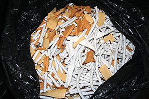 Archivo:Operation Hippolamp - sample cigarettes, Chesterfield (8147556409)