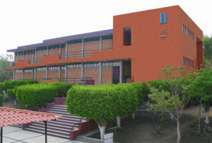 Archivo:Preparatoria del Sur de Guanajuato en Uriangato
