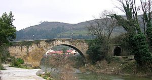 Archivo:Puente del Diablo sobre el río Cadagua