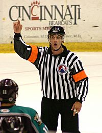 Archivo:Referee hockey ahl 2004