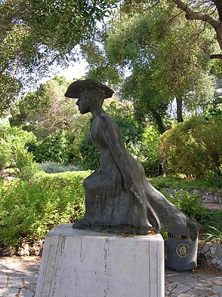 Statue of Molly Bloom Alameda Botanic Gardens Gibraltar.jpg