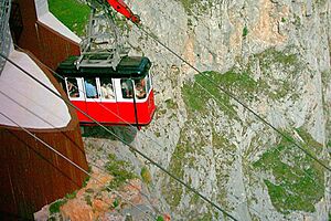Archivo:Teleferico de Fuente De