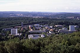 Archivo:Universität des Saarlandes, Saarbrücken, 2005