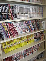 Archivo:Used manga at B Street Books, San Mateo