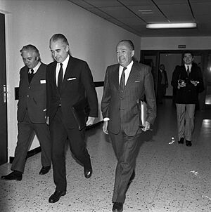 Archivo:07.03.1974. P. Baudis et J. Chaban Delmas. (1974) - 53Fi3588