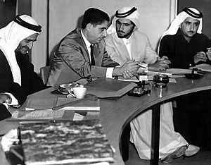 Archivo:Adi with the three rulers of Dubai