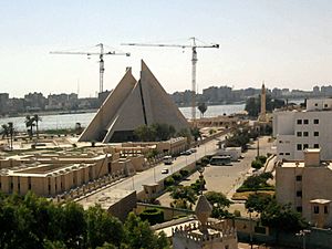 Archivo:Akhenaten museum in Minya - Egypt