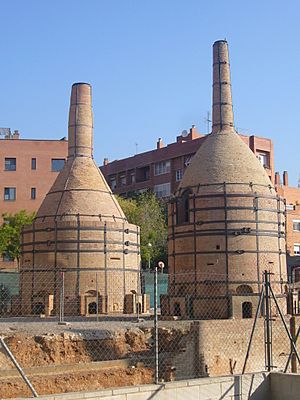 Archivo:Antiga fàbrica de ceràmica Pujol i Bausis (Esplugues de Llobregat) 1