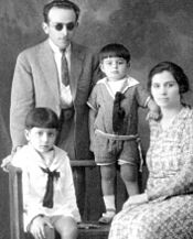 Archivo:Erminio Blotta y familia (1925)