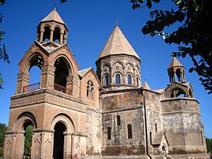 Archivo:Etchmiadzin cathedral