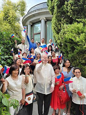 Archivo:Filipino community in Spain celebrating Independence Day 2022