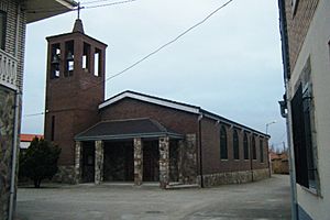 Archivo:Iglesia de Calzadilla