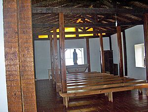 Archivo:Interior Iglesia Totoral