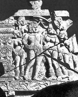Archivo:Kanaganahalli inscribed panel portraying Asoka (perspective)