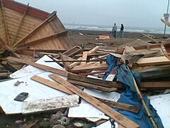 Kioscos destruidos tras tsunami de 2010 en Pichilemu