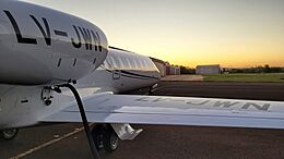 Archivo:Learjet 75 in Posadas (Misiones, Argentina)