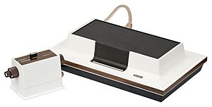 Archivo:Magnavox-Odyssey-Console-Set