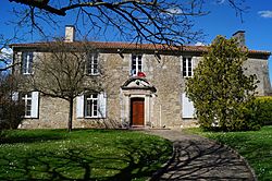 Mairie de Corpe (vue 2, Éduarel, 11 avril 2016).JPG