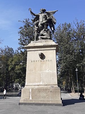 Archivo:Monumento a Beethoven, Ciudad de México