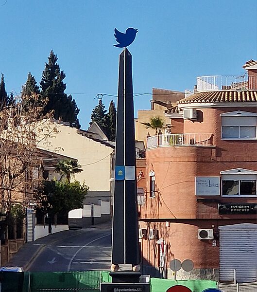 Obelisco de Twitter (Jun, Granada)