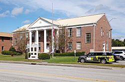Pamlico County North Carolina Courthouse.jpg