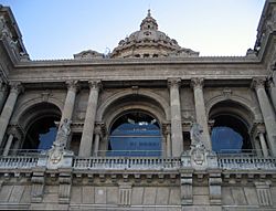 Archivo:Parte central fachada Palacio Nacional