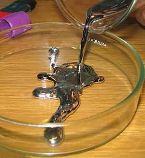 Pouring liquid mercury bionerd.jpg
