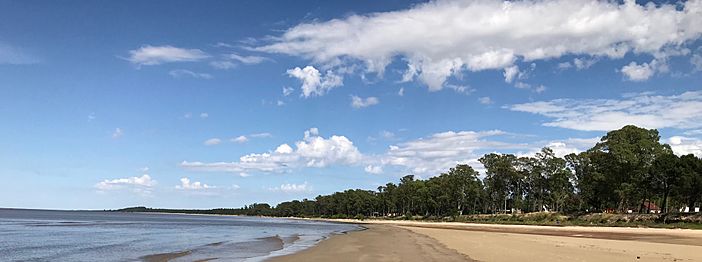 Archivo:Santa Ana - Colonia Uruguay - Playa en verano