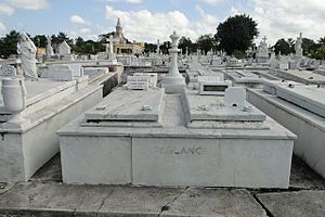 Archivo:The tomb of Jose Raul Capablanca