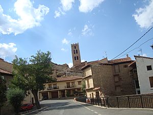 Archivo:Villarroya de los Pinares, Teruel