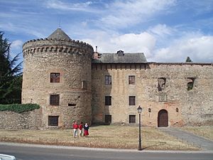 Archivo:Vista del castillo de Villafranca del Bierzo