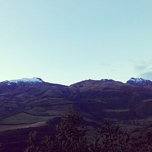 Archivo:Volcán Pichincha visto desde Lloa 