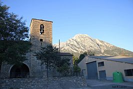 139.Egea (Valle de Lierp) - Iglesia de San Esteban + Turbón.jpg