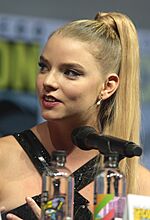 Archivo:Anya Taylor-Joy by Gage Skidmore