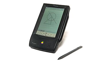 Archivo:Apple Newton MessagePad 100 with stylus